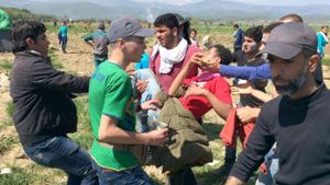 Verletzte nach einem Tränengaseinsatz an der Grenze zwischen Griechenland und Mazedonien. Foto: dpa