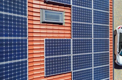 Fotovoltaikanlage auf dem Dach eines Einfamilienhauses Foto: dpa/Patrick Pleul