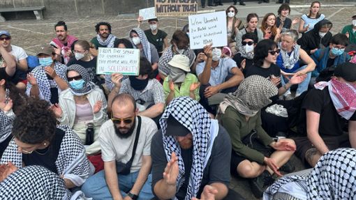 Propalästinensischer Protest auf dem Gelände der Humboldt-Universität Berlin. Foto: Paul Zinken/dpa