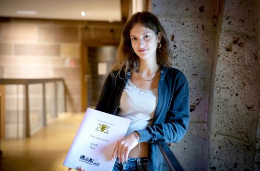 Lisett Düll hat 862 von 900 möglichen Punkten im Abitur erreicht. Sie ist damit die beste Abiturientin ihrer Schule. Foto: Lichtgut/Leif Piechowski