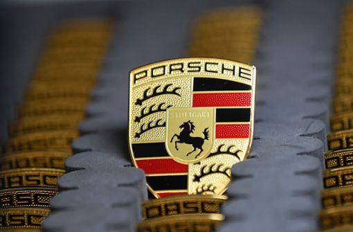 Porsche steigerte den Umsatz 2018 auf mehr als 26 Milliarden Euro. (Symbolbild) Foto: AFP/THOMAS KIENZLE
