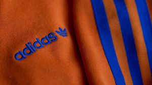 Streifen auf Sporthosen: Adidas hat gegen Nike wegen eines zu ähnlichen Designs geklagt. Foto: Daniel Karmann/dpa