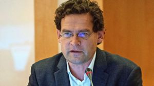 Jan Steffen Jürgensen, Leiter des Stuttgarter Klinikums, plädiert dafür, dass sich mehr Menschen gegen das Coronavirus impfen lassen. (Archivbild) Foto: Leif Piechowski/Leif-Hendrik Piechowski