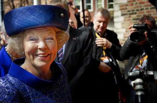 Die niederländische Königin Beatrix hat den letzten öffentlichen Auftritt als Monarchin in ihrer 33-jährigen Amtszeit absolviert. Die 75 Jahre alte Beatrix eröffnete am Mittwoch in Den Haag eine Ausstellung über das Haus Oranje und das „Goldene Zeitalter“ im 17. Jahrhundert. Foto: dpa