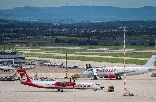 Am Freitagabend wird die letzte Air-Berlin-Maschine auf dem Flughafen Stuttgart landen. (Archivfoto) Foto: dpa