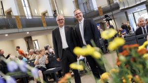 Landesbischof July (li.) und Friedemann Kuttler beim Festakt   in der Stiftskirche Foto: Lichtgut/Julian Rettig