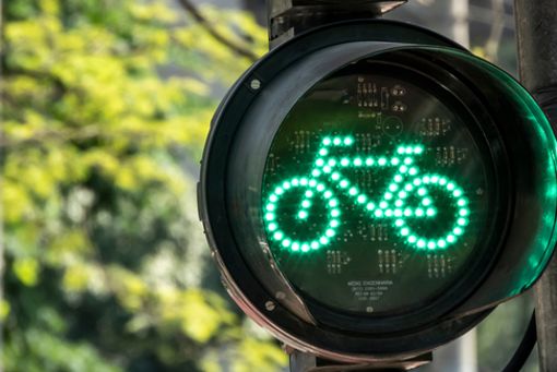 Grünes Licht und Vollgas für die Mobilitätswende wünschen sich die meisten der von uns befragten Radfahrenden. Was eine künftige Regierung sonst noch auf die Kette bekommen sollte, ist in der Bildergalerie zu lesen.