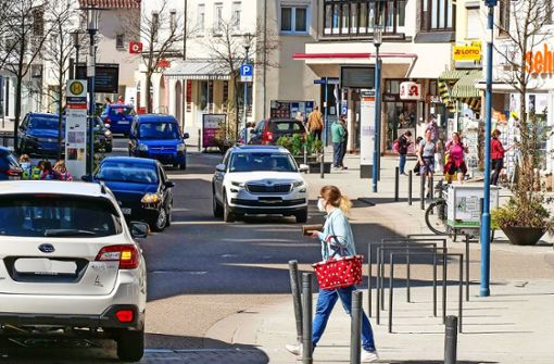 In der Haupteinkaufsstraße in Ditzingen, der Marktstraße, soll die Attraktivität gesteigert werden.  Ob sie bereits hoch ist, darüber gehen die Meinungen auseinander. Foto: Simon Granville