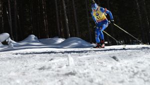 Für weitere sechs Jahre haben sich ARD und ZDF die Übertragungsrechte am Biathlon gesichert. Foto: AFP/MARCO BERTORELLO