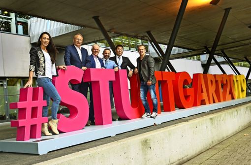 Turnübung mit Buchstaben: Stuttgart begrüßt die Turn-WM. Foto: /Lichtgut/Leif Piechowski
