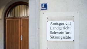 Landgericht Schweinfurt: Ein „geistiger Führer  muss sich wegen Gewalttaten verantworten. Foto: dpa/Daniel Vogl