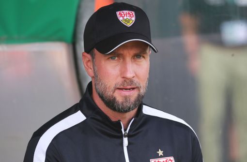 VfB-Trainer Sebastian Hoeneß war zufrieden mit dem Auftritt seiner Mannschaft. Foto: Baumann