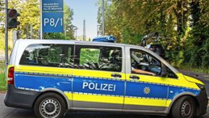 In einem Parkhaus in Bad Cannstatt stellt der Täter den Wagen ab, in dem der Leichnam seiner Frau ist. Foto: 7 aktuell/Simon Adomat
