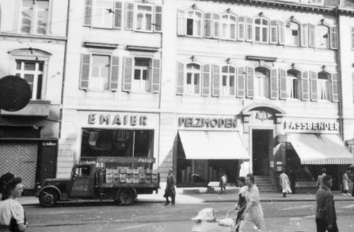 Ein Cola-Laster im Spätsommer 1942 auf der Königstraße – wie kann das sein? Foto: Stadtarchiv Stuttgart
