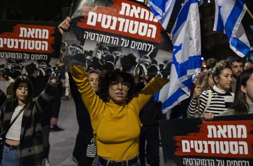 Protestierende kämpfen in Tel Aviv für ihre Demokratie. Foto: dpa/Ilia Yefimovich