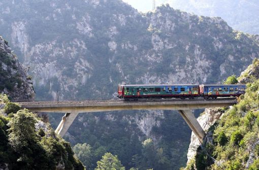 Der „Zug der Wunder“ führt auf der Eisenbahnlinie Tendabahn von Nizza im Südosten Frankreichs über die französischen Alpen nach Italien. Foto: picture-alliance/ dpa