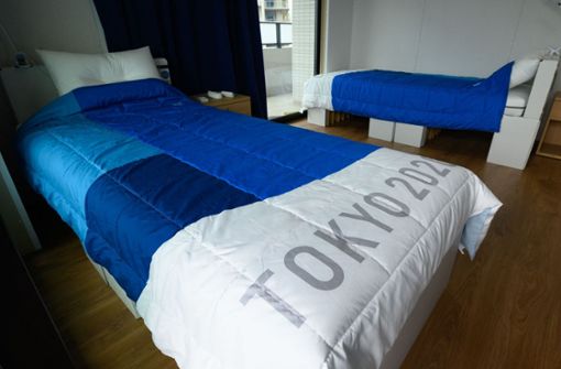 Die Matratzen im olympischen Dorf sind auf Kartons gebettet. Foto: AFP/AKIO KON