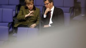 Von 2009 bis 2013 war Westerwelle in einer schwarz-gelben Koalition im Bund unter Merkel Außenminister und zunächst auch Vizekanzler Foto: AP