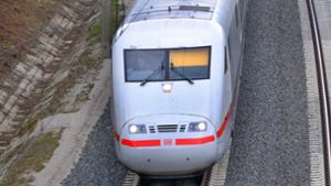 Ein ICE der Deutschen Bahn – das Unternehmen hat 2020 hohe Verluste eingefahren. (Archivbild) Foto: imago images/Martin Wagner