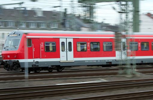 Die Bundespolizei hat Ermittlungen wegen des Verdachts des gefährlichen Eingriffs in den Bahnverkehr in Rommelshausen aufgenommen (Symbolbild). Foto: dpa