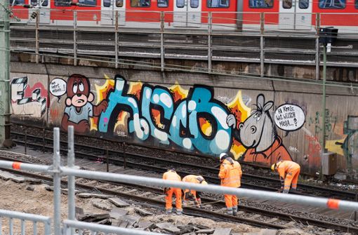 Immer wieder Graffiti-Aktionsfeld: Die Einfahrt Hauptbahnhof Stuttgart – hier 2011 Foto: Stgt Spottings