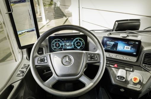 Ein Blick ins Cockpit des eActros Foto: Daimler AG/Daimler Trucks and Buses
