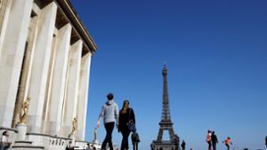 Ein leerer Platz am Trocadéro in Paris. Die Corona-Pandemie setzt der Stadt an der Seine und ihren Einwohnern schwer zu. Bistros und Restaurants sind geschlossen und die Touristen bleiben fern. Foto: AFP/Thomas Coex