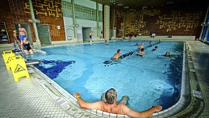 Kaltbadebecken im Leuze: Wer nur zum Schwimmen kommt, zahlt  trotzdem für die Sauna mit. Foto: Lichtgut/Achim Zweygarth