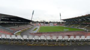 Der KSC muss bei einem Aufstieg um die Lizenz für die 2. Bundesliga bangen (Archivbild vom Wildparkstadion). Foto: dpa