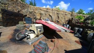 Dieser Teil des Freizeitparks Disney-World ist der Filmreihe Star Wars gewidmet. Wo normalerweise viele Kinder und Erwachsene staunend stehen bleiben, darf derzeit niemand hin. Der Park ist aufgrund des Coronavirus geschlossen. (Archivbild) Foto: AFP/GERARDO MORA