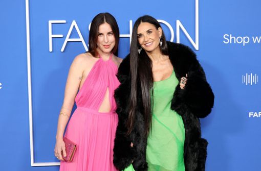 Demi Moore besucht zusammen mit ihrer Tochter Scout LaRue die „Fashion Trust U.S. Awards“ in Los Angeles. Foto: Getty Images via AFP/MONICA SCHIPPER
