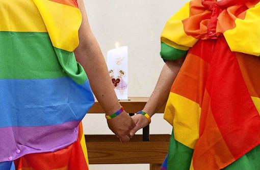 Der Segen der Kirche ist vielen homosexuellen Paaren wichtig. Foto: epd/Joern Neumann
