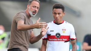 Alle Erklärungen von Trainer Pellegrino Matarazzo (li.) halfen nichts, der VfB unterlag Bayer Leverkusen 1:3. Foto: Baumann/Alexander Keppler