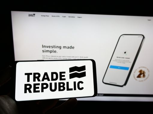 Bald gibt es auch eine Debitkarte von Trade Republic. Foto: T. Schneider / shutterstock.com