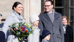 Schwedens Kronprinzessin Victoria mit ihrem Mann Prinz Daniel und den Kindern Prinzessin Estelle und Prinz Oscar. Foto: AFP/JOHAN JEPPSSON