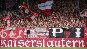 Zwischen den Fans von Kaiserslautern und Mannheim gibt es immer wieder Probleme. Foto: Pressefoto Baumann