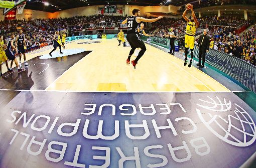 Die Champions League im Basketball ist ein neues Format, an das sich die Zuschauer in Ludwigsburg noch gewöhnen müssen. Foto: Baumann
