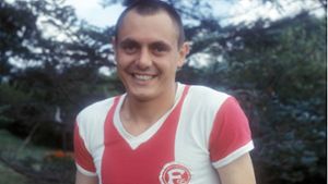 Peter Meyer 1966 im Trikot von Fortuna Düsseldorf. Ein Jahr später wechselte „Pitter“ nach Mönchengladbach. In unserer Bildergalerie blicken wir auf sämtliche Dreierpacker der VfB-Historie. Foto: imago