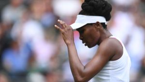 Auf dem Tennisplatz von Wimbledon hatte Venus Williams ihre Gegnerin Elise Mertens weitgehend im Griff – danach bei der Pressekonferenz bracht sie jedoch in Tränen aus. Foto: AFP