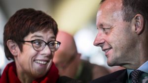 Die neue CDU-Chefin Annegret Kramp-Karrenbauer und ihr unterlegener Rivale Friedrich Merz. Foto: imago stock&people