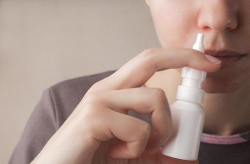Hier zeigen wir Ihnen 7 Alternativen für Nasenspray. Nase freibekommen ohne Gewöhnungseffekt. Die wirksamsten Hausmittel im Überblick.