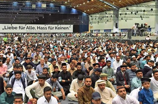 Das  Treffen der Ahmadiyya Muslim Jamaat fand bisher in Karlsruhe statt, doch der Andrang der  Gläubigen ist groß – nun findet die Konferenz  in Stuttgart statt. Foto: dpa/Khang Nguyen