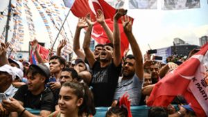 Mit einer Großveranstaltung in Istanbul ist der Wahlkampf in der Türkei zu Ende gegangen. Foto: AFP