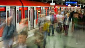 Am Donnerstagmorgen kam es zu Verspätungen im S-Bahn- Fern- und Nahverkehr. Foto: dpa/Christoph Schmidt