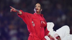 Rihanna bei ihrem Auftritt in der Pause des Super Bowl Foto: dpa/Ross D. Franklin