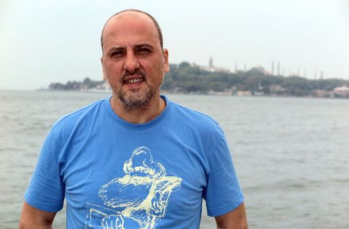 Der inhaftierte türkische Journalist Ahmet Sik, hier auf einem Foto aus dem Jahr 2016, sieht sich Terrorvorwürfen ausgesetzt. Foto: dpa