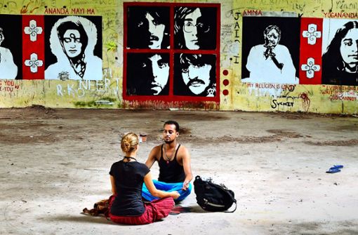 Yoga hat viele Gesichter. Hier im Maharishi Mahesh Yogi Ashram zum Beispiel die Beatles. Foto: mauritius Images