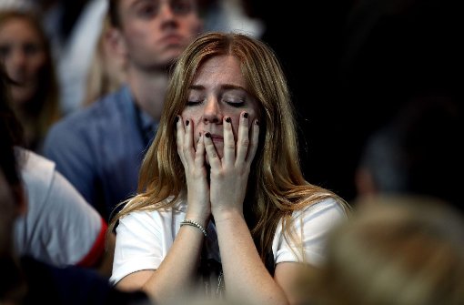 Das Bild dieser Frau auf einer demokratischen Wahlparty in New York fasst die negativen Reaktionen auf den Vorsprung von Donald Trump zusammen. Foto: GETTY IMAGES NORTH AMERICA