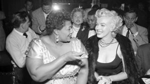 Marilyn Monroe hat sich dafür eingesetzt, dass Ella Fitzgerald (li.) in einem weißen Edelclub auftreten durfte. Foto: Bettmann Archive/Getty Images
