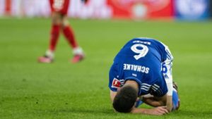 Der FC Schalke 04 nach dem 1:6 gegen Leipzig am Boden Foto: dpa/Bernd Thissen